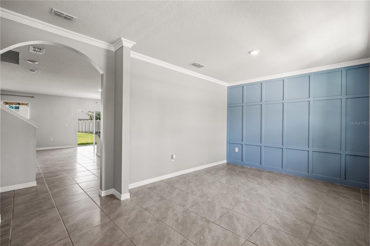 1711 Setter Ave - Photo 5 of 40