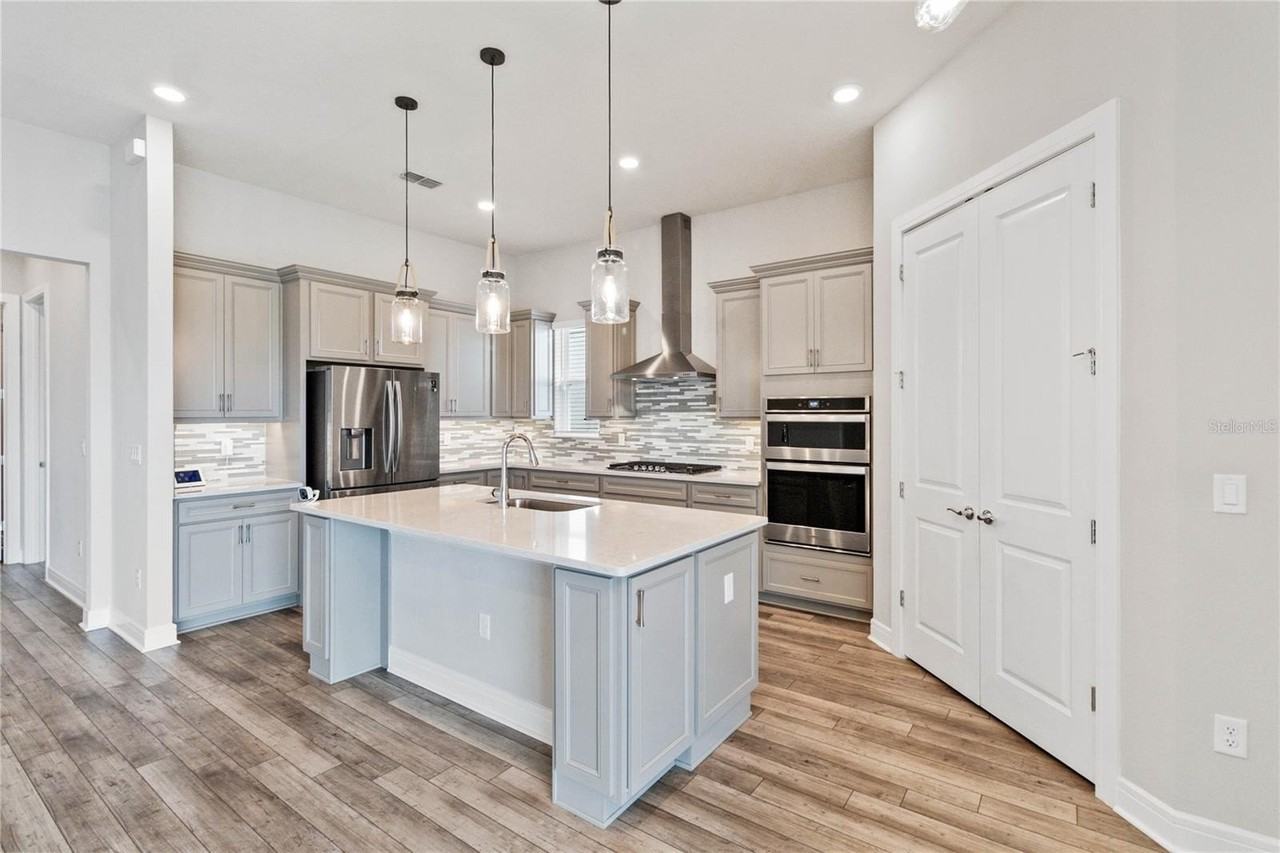 13823 Tybee Beach Ln - Photo 5 of 24
