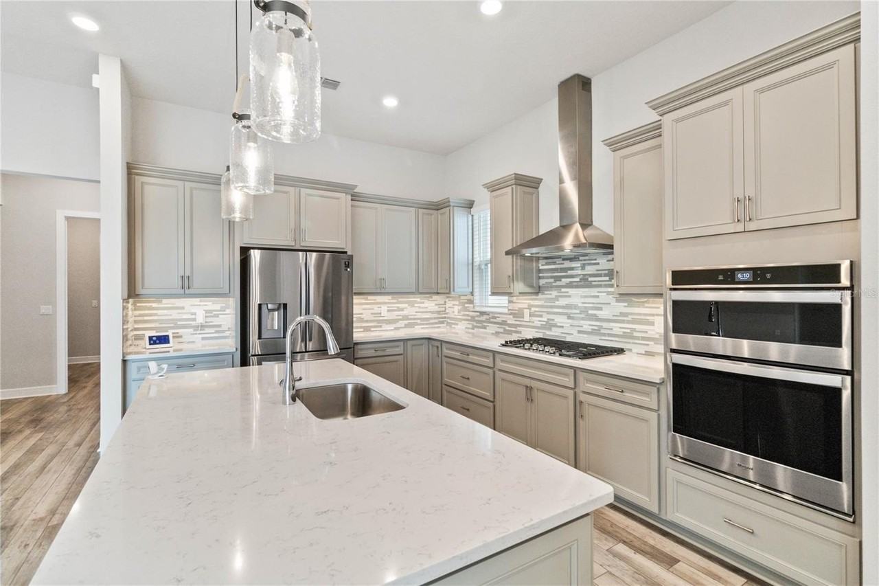 13823 Tybee Beach Ln - Photo 7 of 24