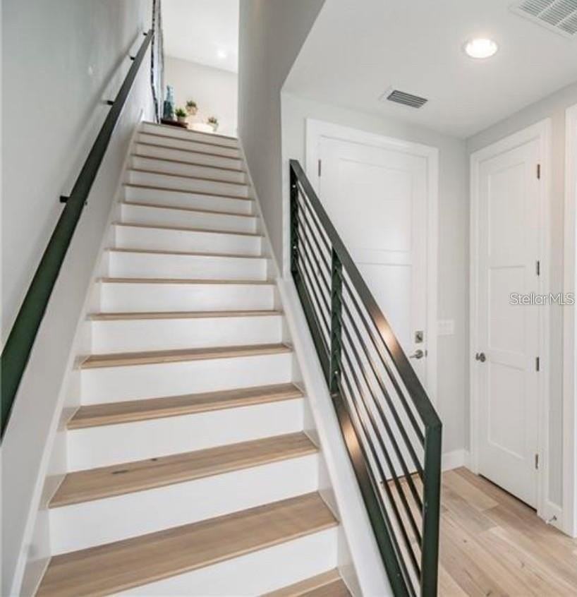 401 N Oregon Ave #2 - Photo 2 of 34