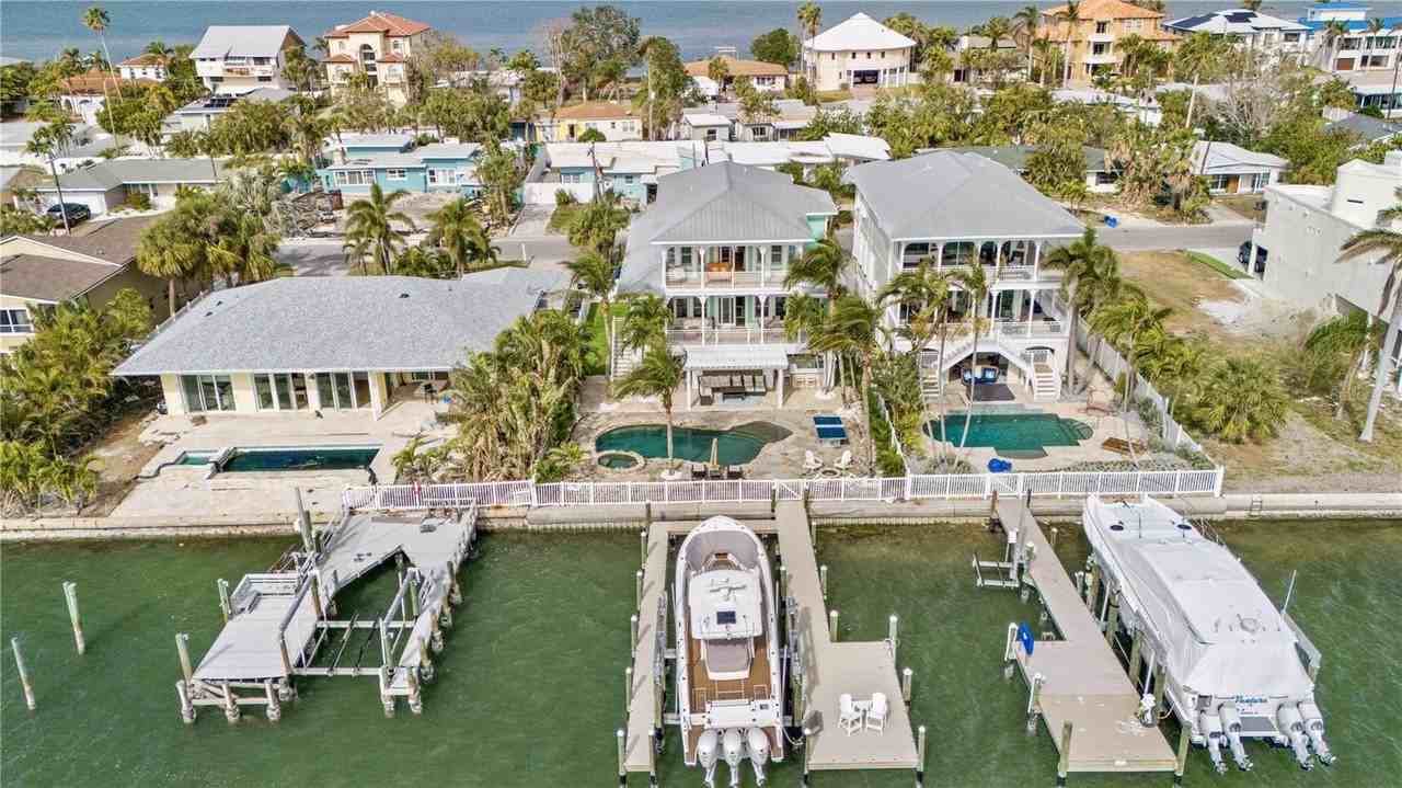 644 Boca Ciega Isle Dr - Photo 2 of 50