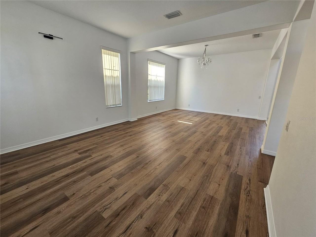 2307 Messenger Cir - Photo 3 of 33