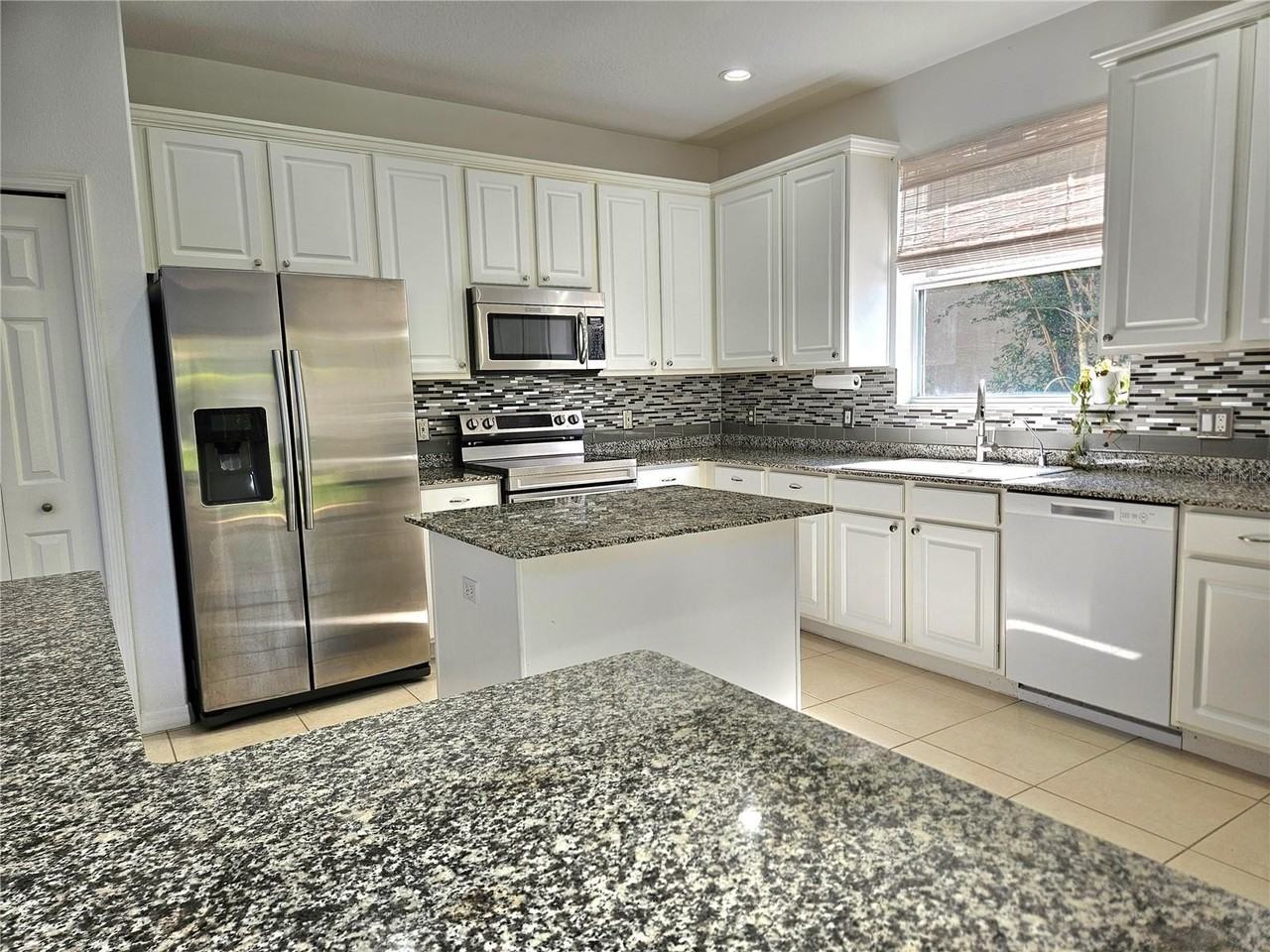 2307 Messenger Cir - Photo 6 of 33