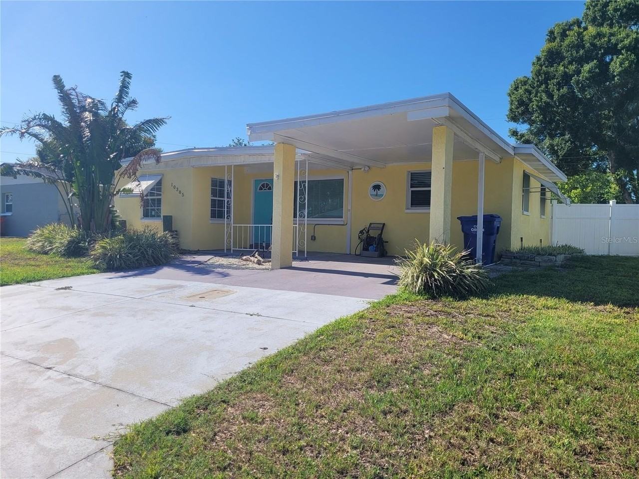 10385 111th Pl - Photo 2 of 24