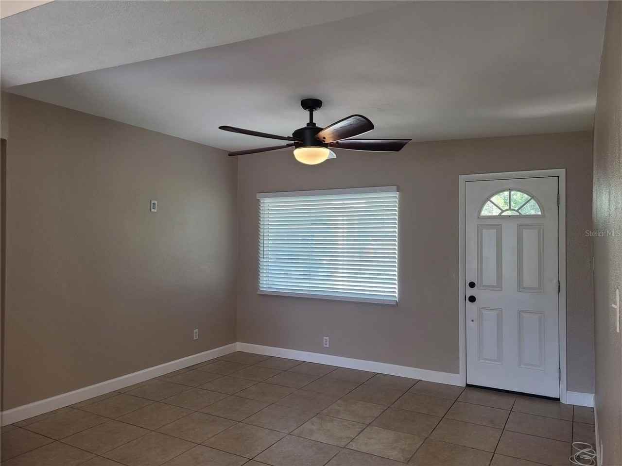 10385 111th Pl - Photo 6 of 24