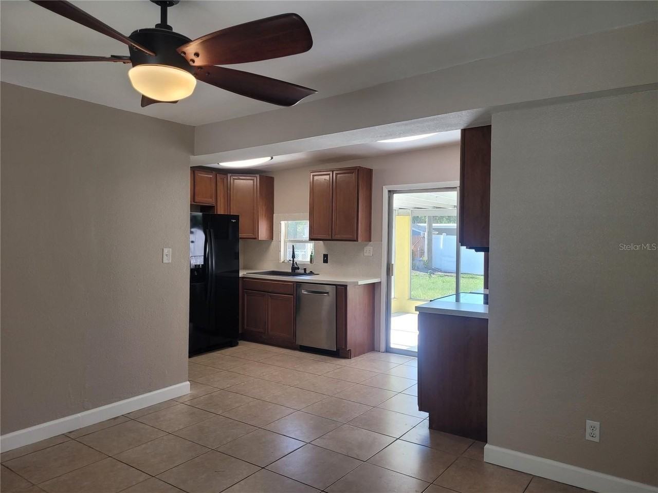 10385 111th Pl - Photo 7 of 24