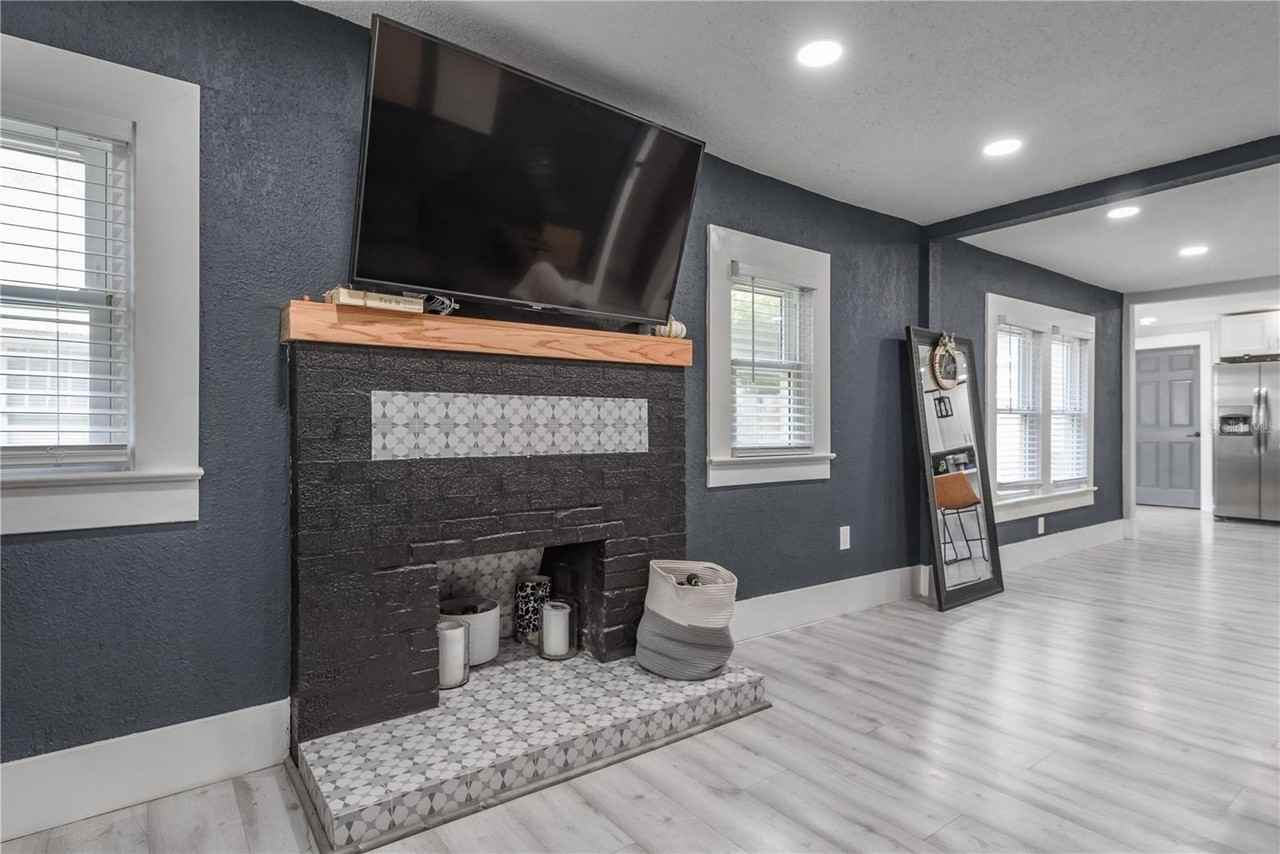 806 E Hamilton Ave - Photo 6 of 20