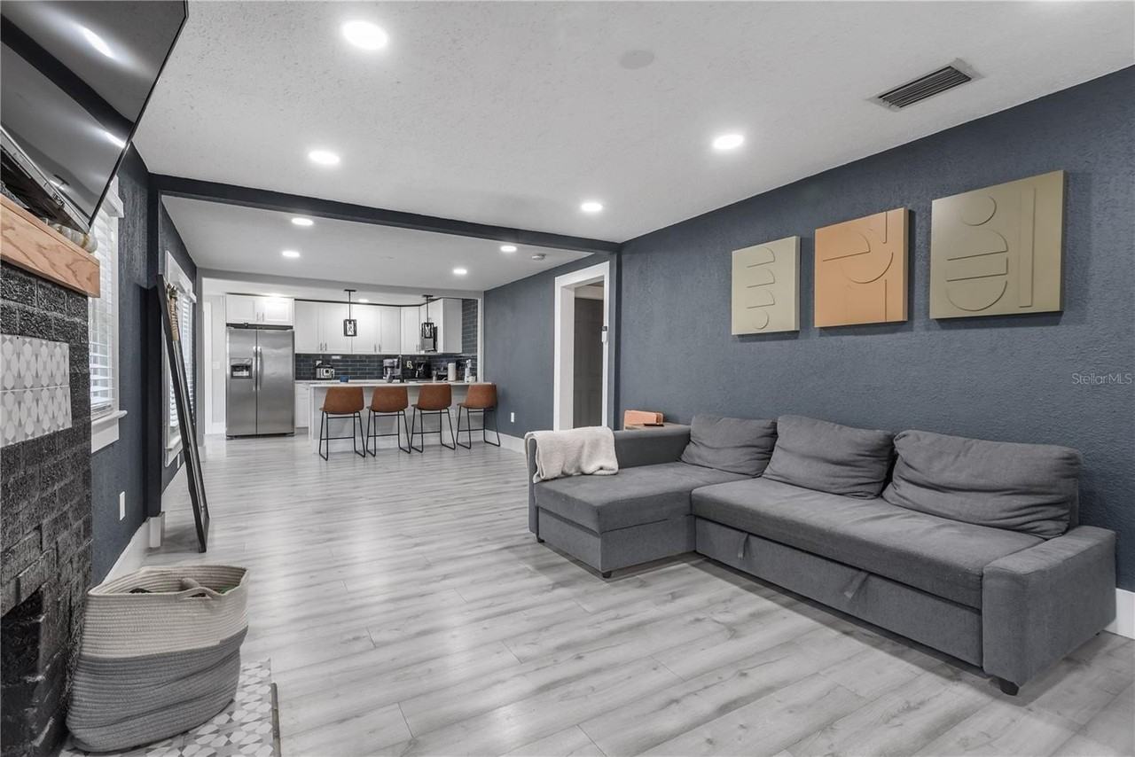 806 E Hamilton Ave - Photo 7 of 20