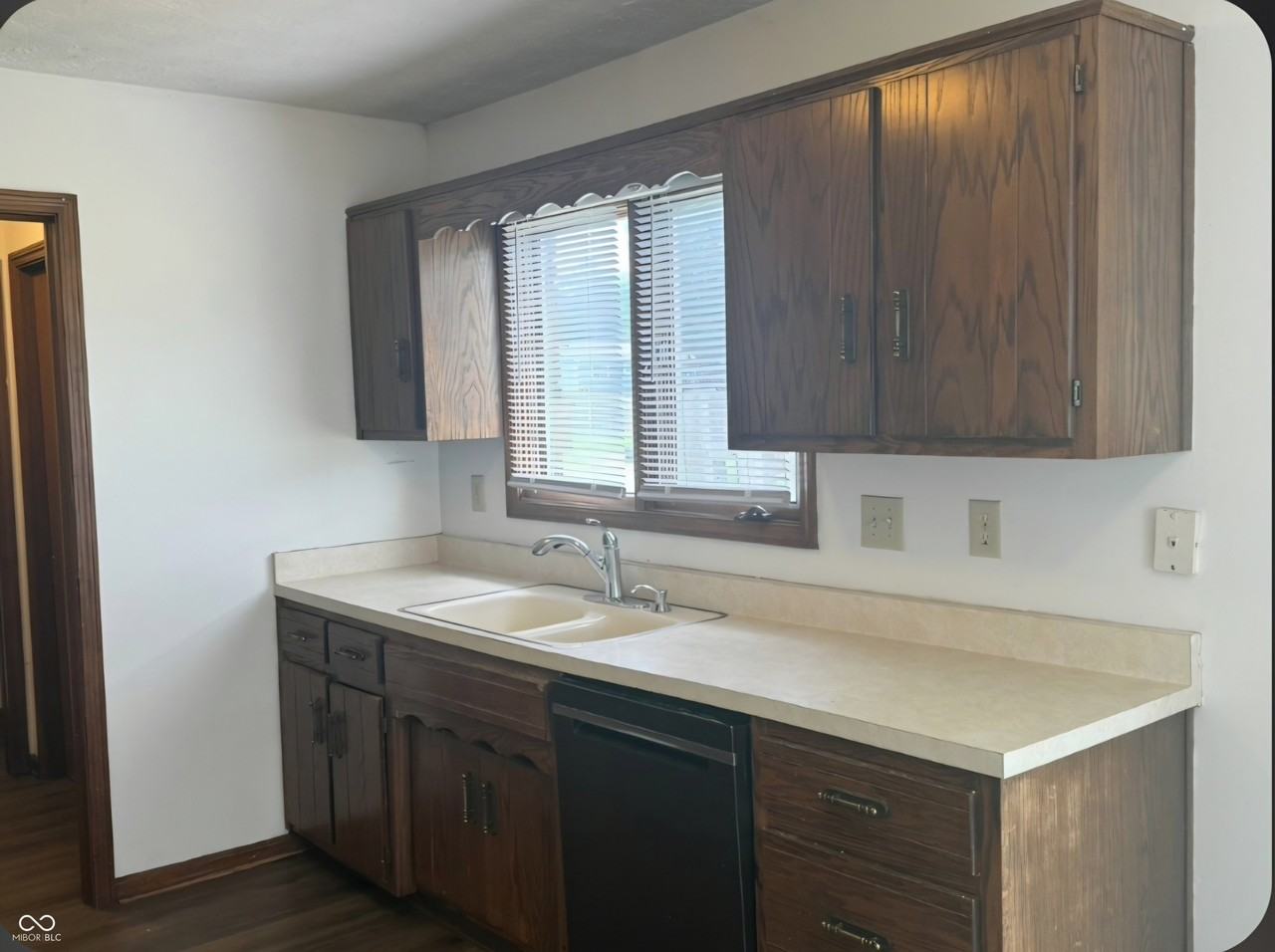 637 Joy Dr - Photo 5 of 11
