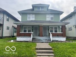 featured image of 557 N Dearborn St