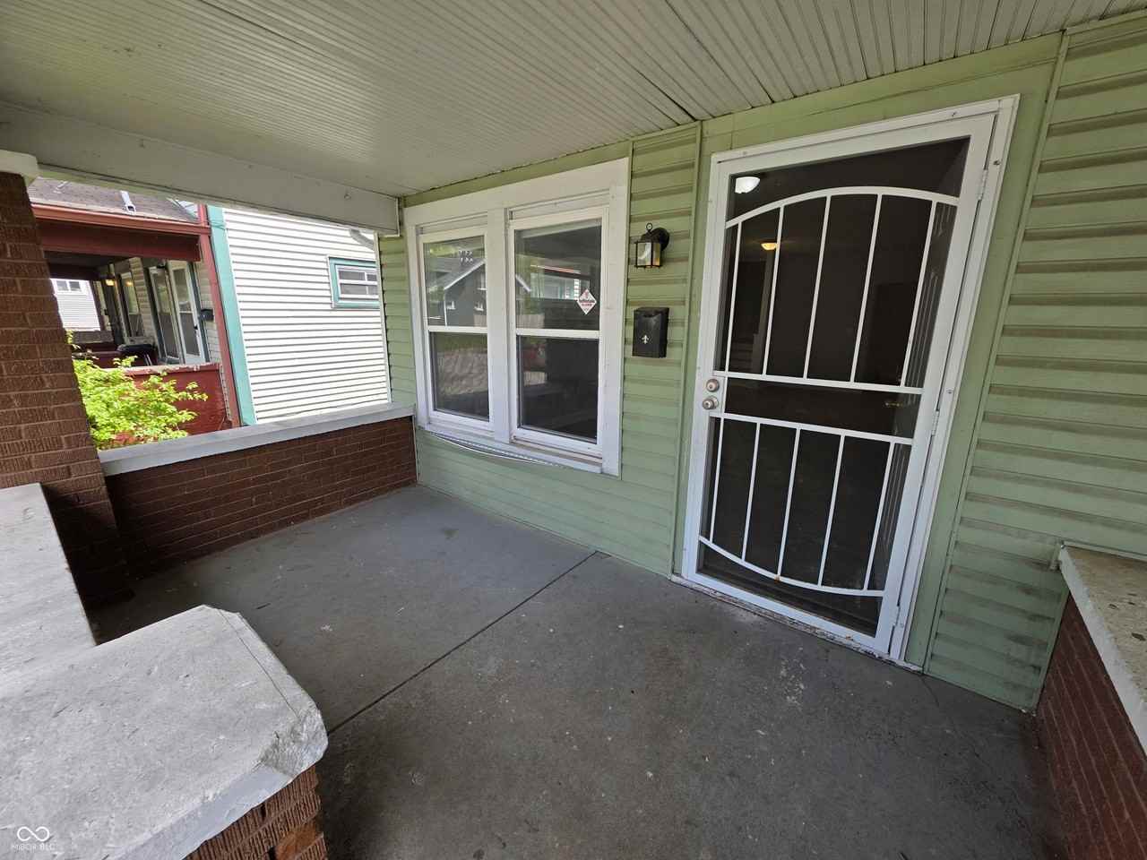 557 N Dearborn St - Photo 3 of 22