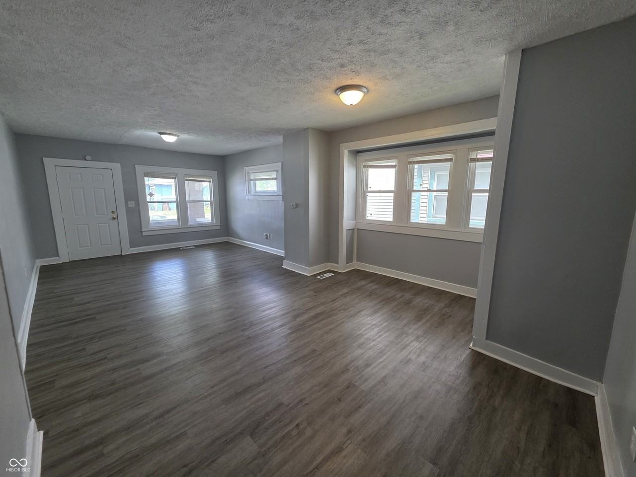 557 N Dearborn St - Photo 5 of 22