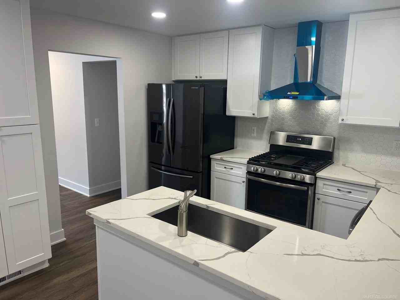 53431 Ruann Dr - Photo 5 of 21