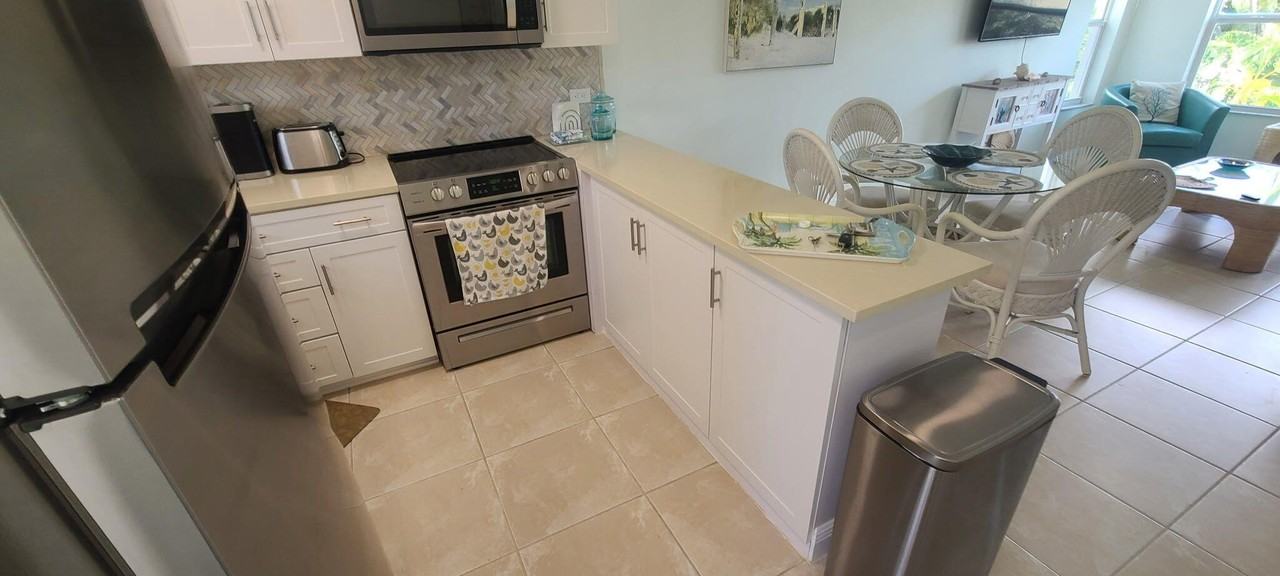 605 Sombrero Beach Rd #203 - Photo 7 of 11