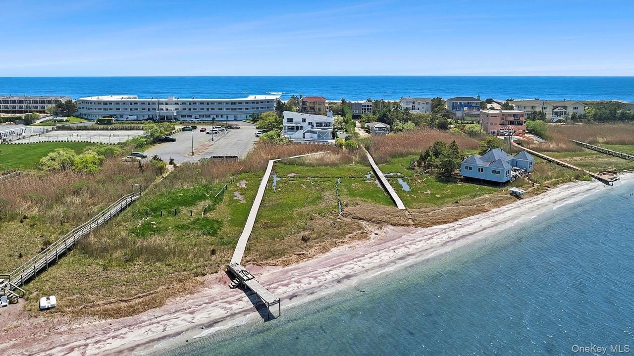 588 Dune Rd - Photo 2 of 23