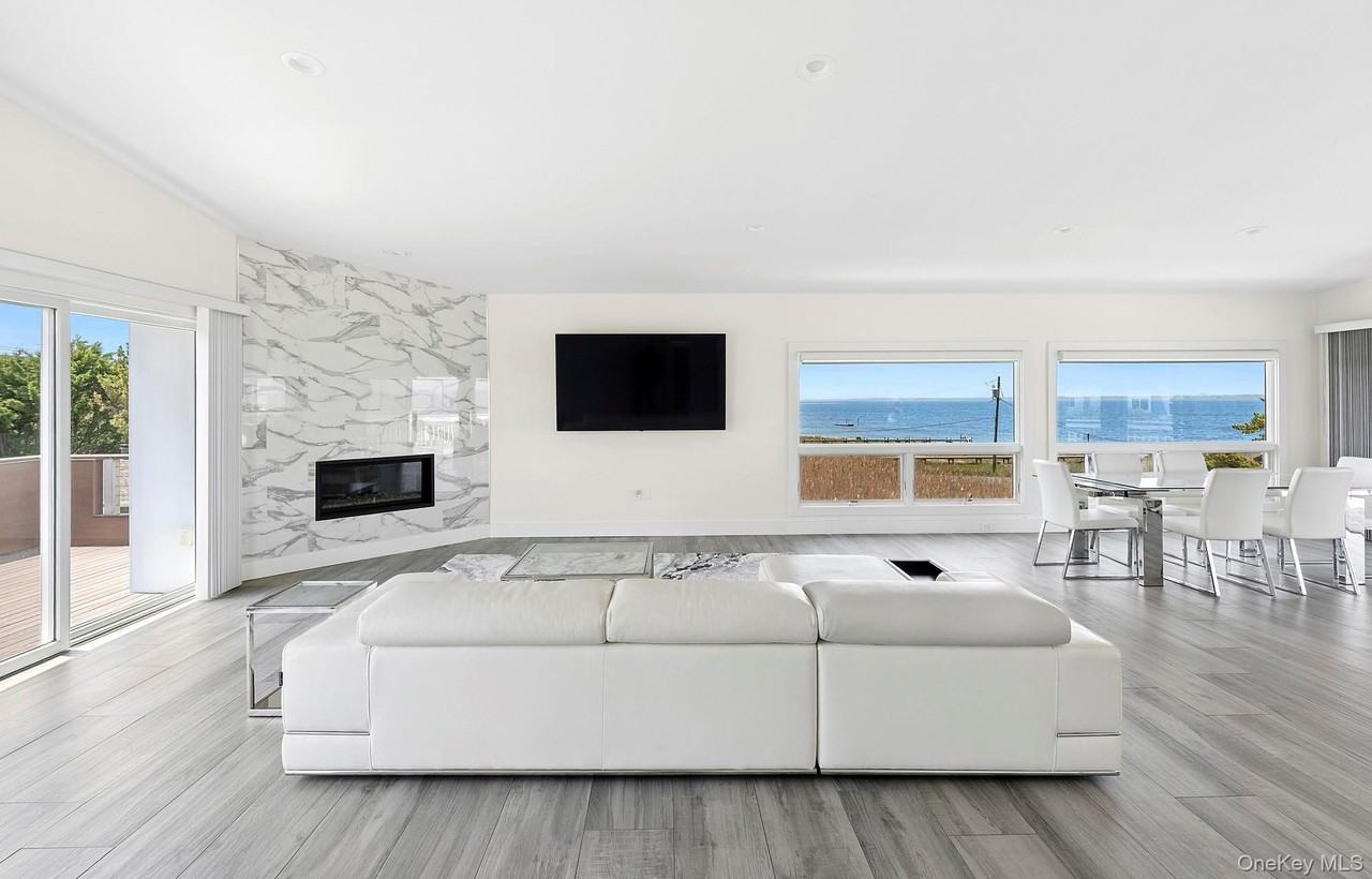 588 Dune Rd - Photo 5 of 23