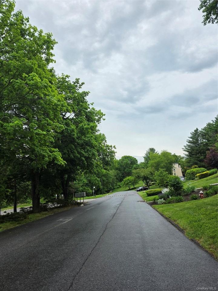 234 Fox Run Ln - Photo 4 of 17