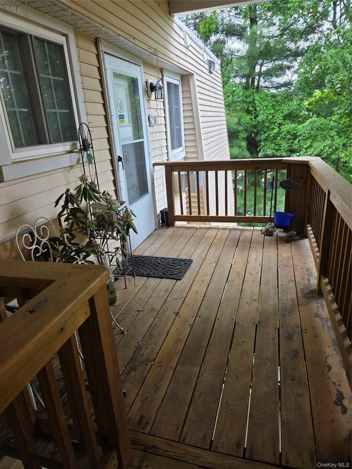 234 Fox Run Ln - Photo 5 of 17