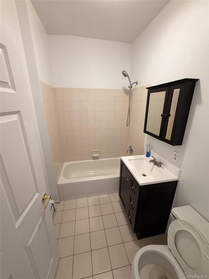 12606 172nd St - Photo 4 of 8