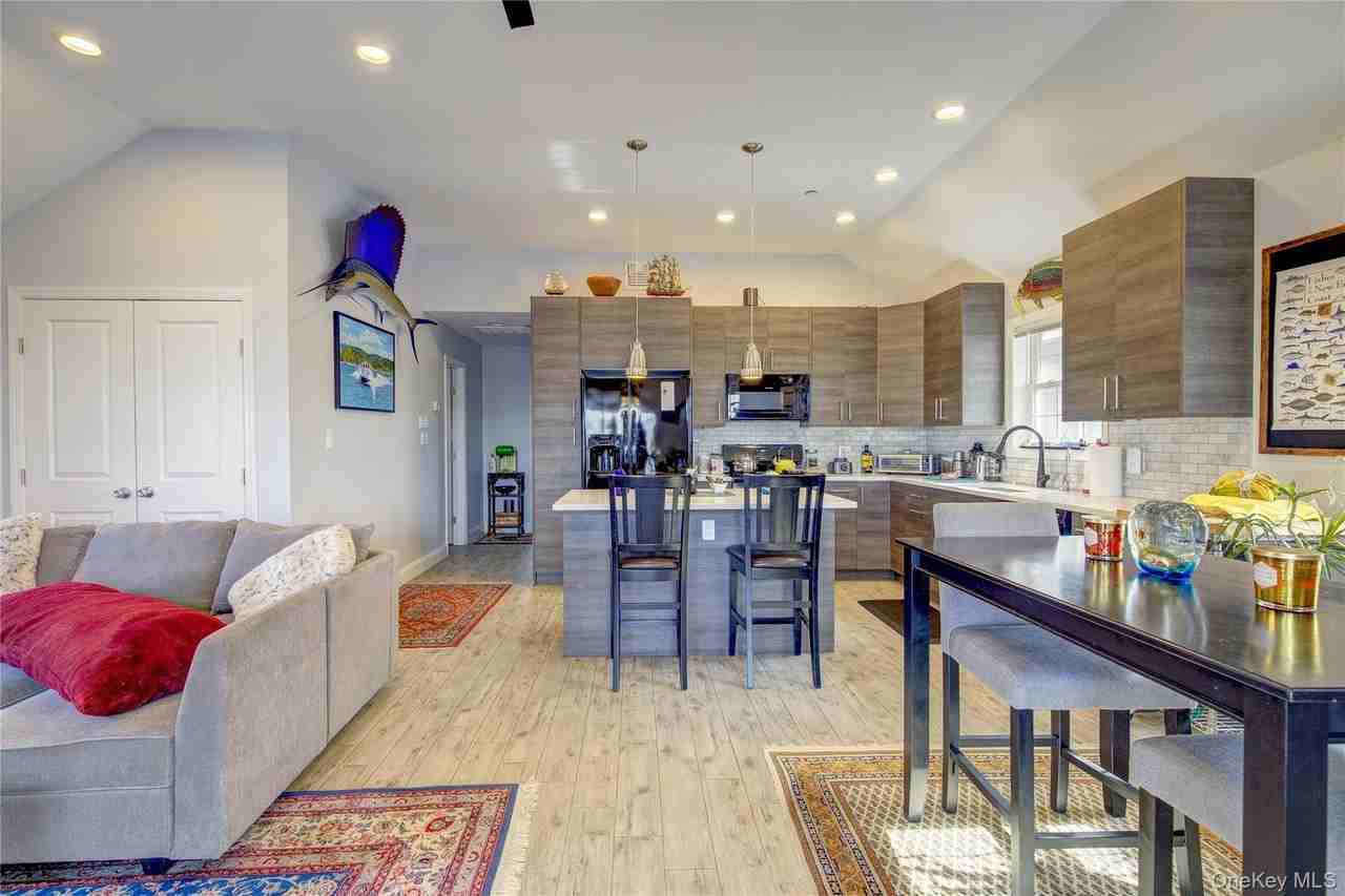 48 Wyoming Ave - Photo 5 of 13
