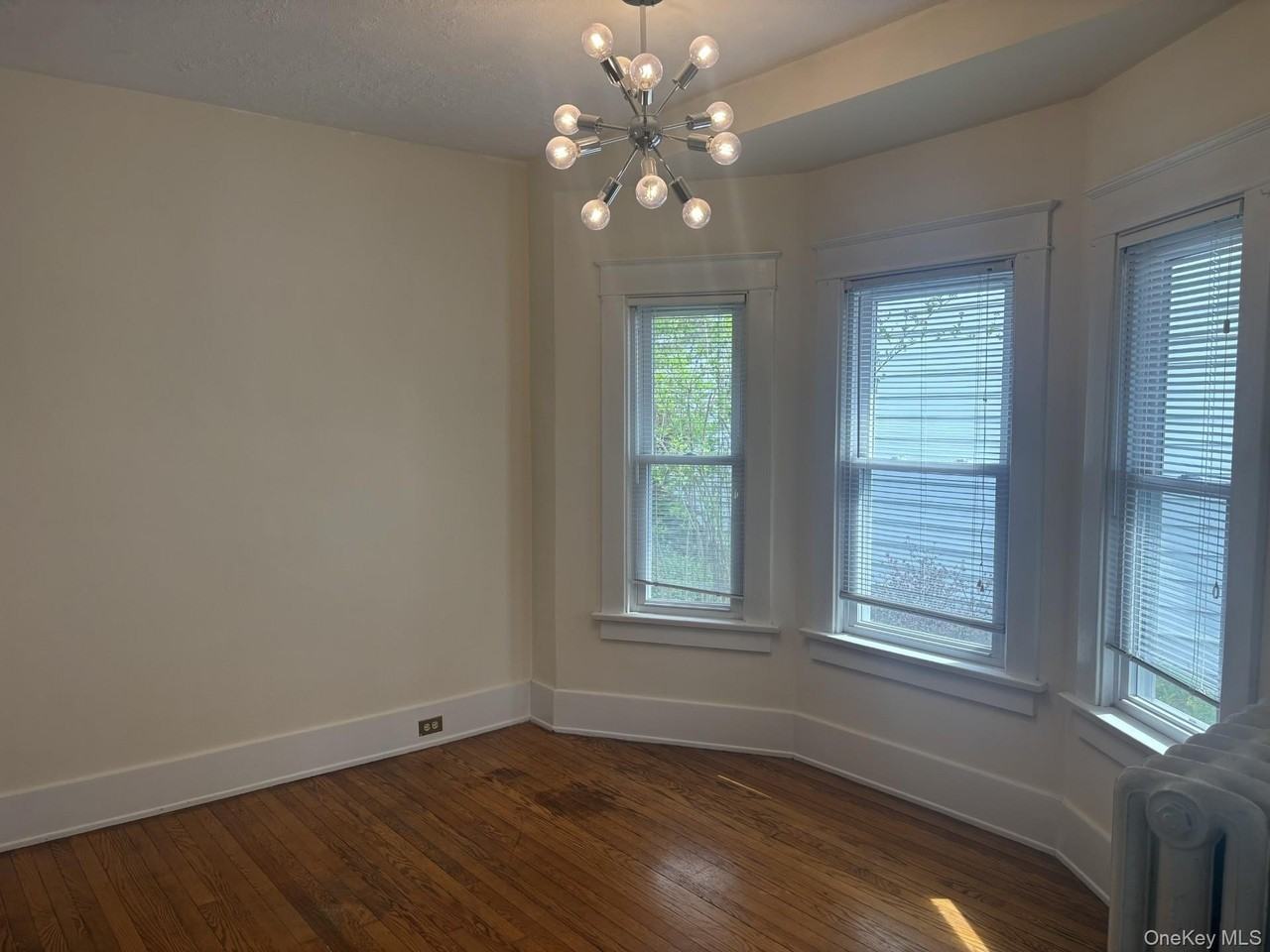 48 Ferris Pl - Photo 4 of 14