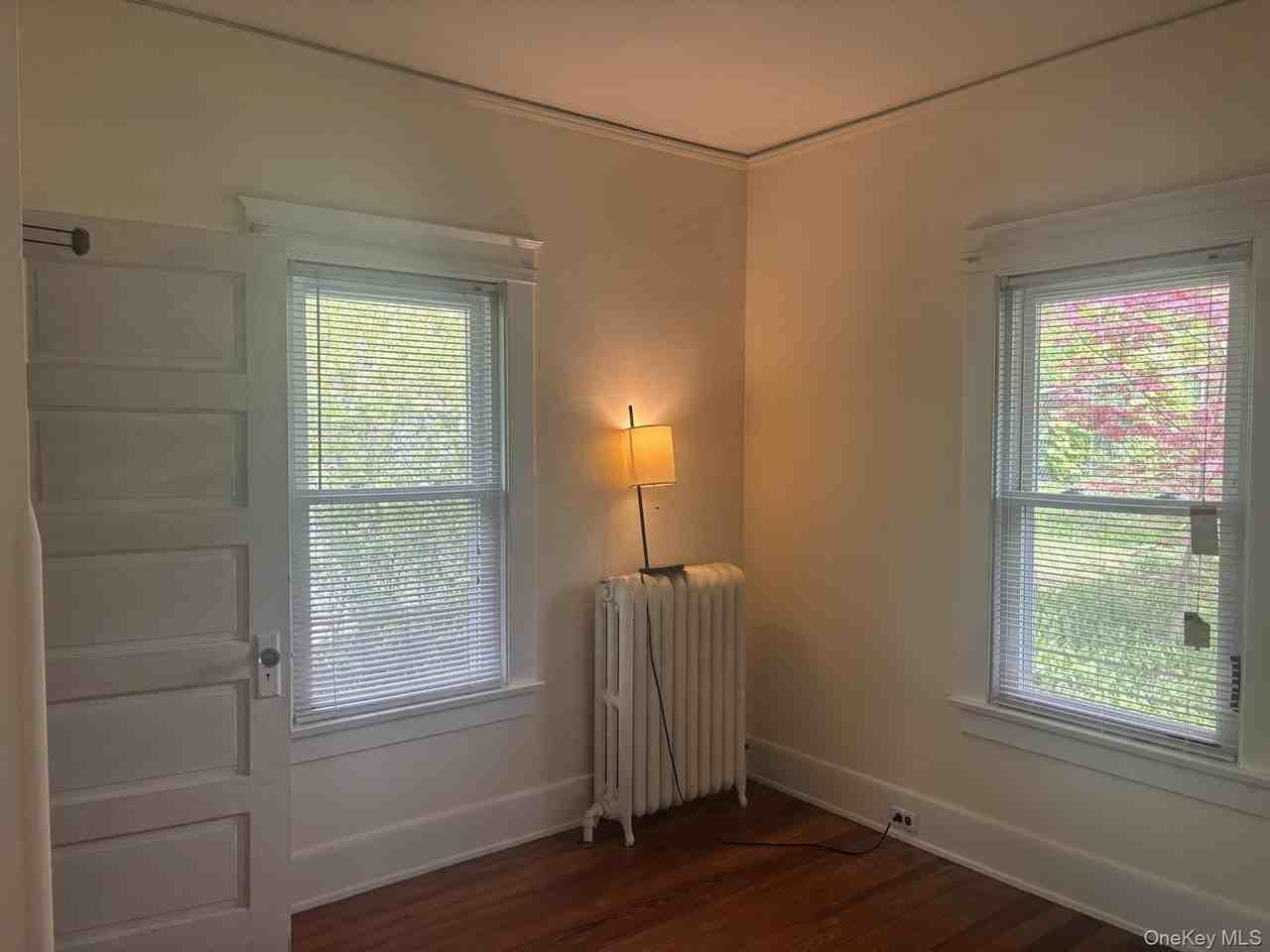 48 Ferris Pl - Photo 7 of 14