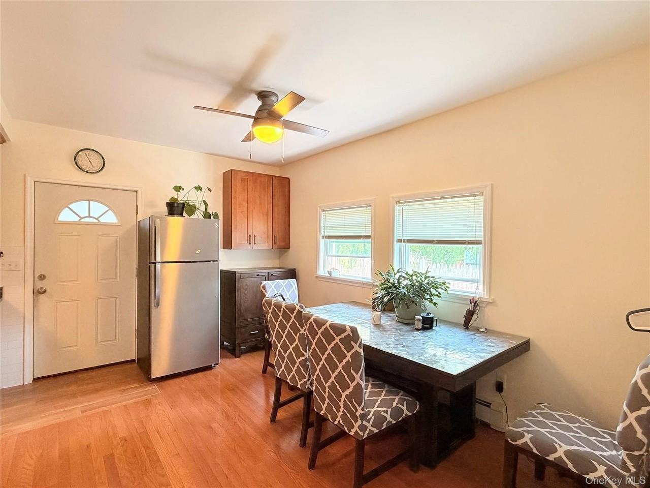 60 Hammond St - Photo 5 of 18