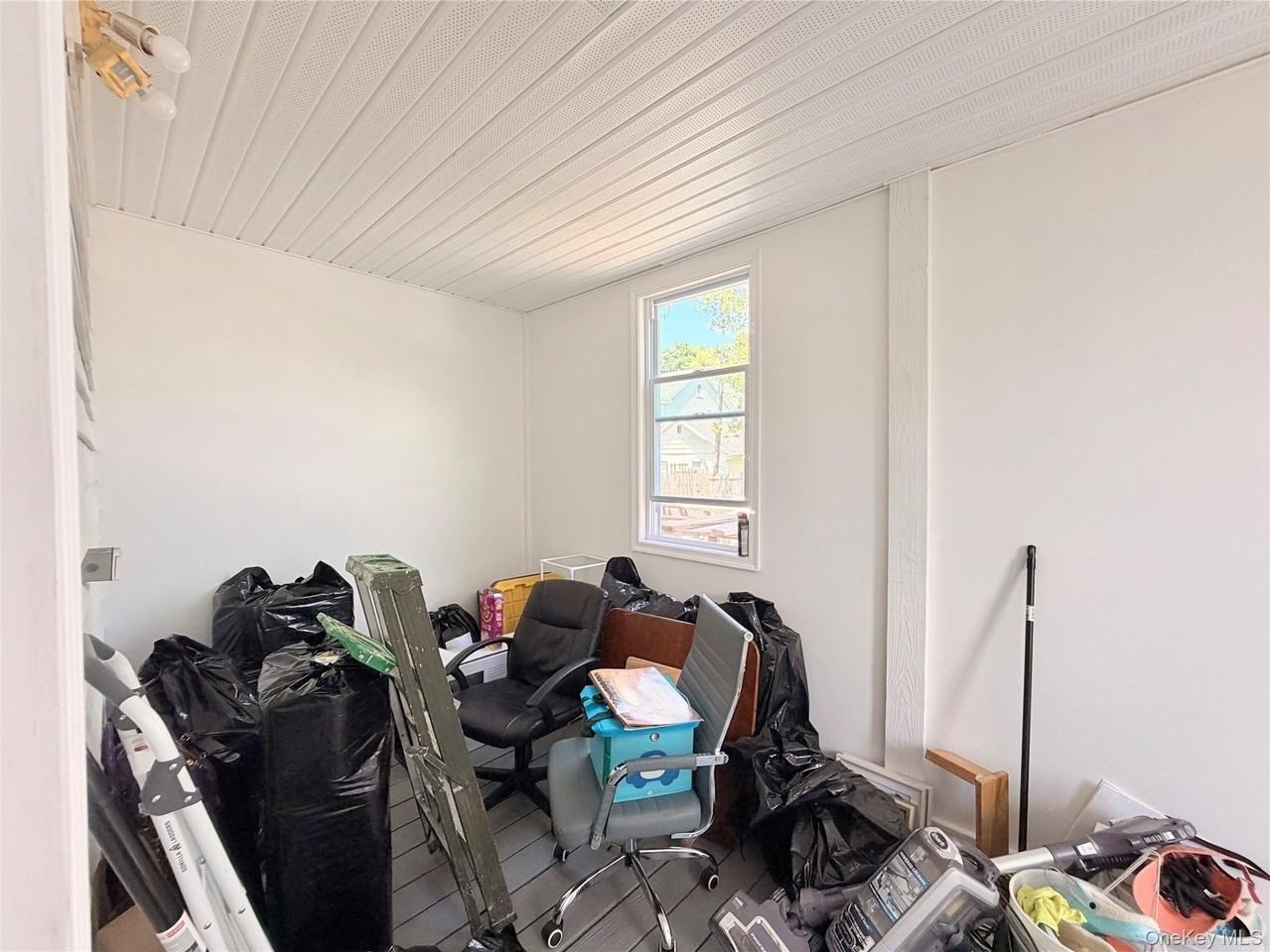 60 Hammond St - Photo 7 of 18
