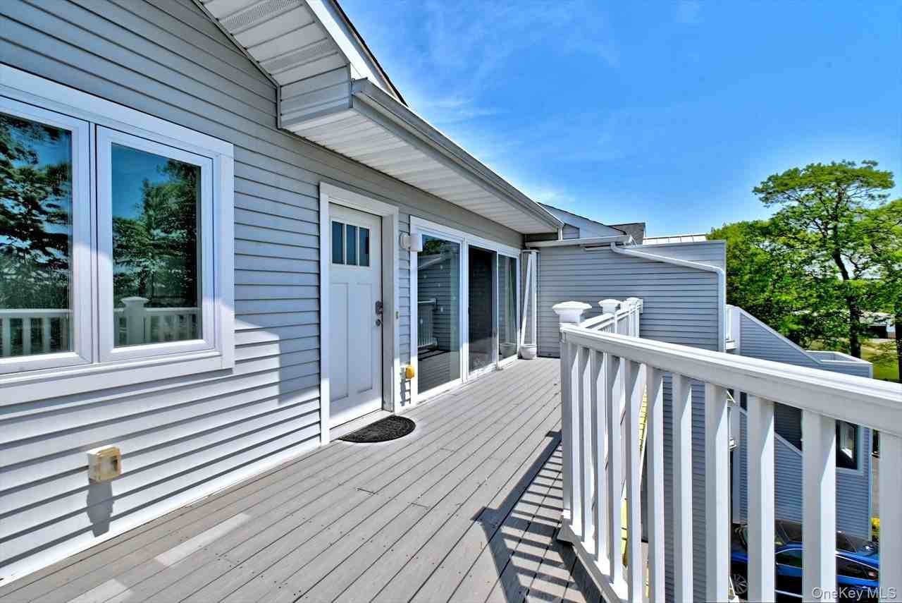 44 Fox Hill Dr - Photo 3 of 47