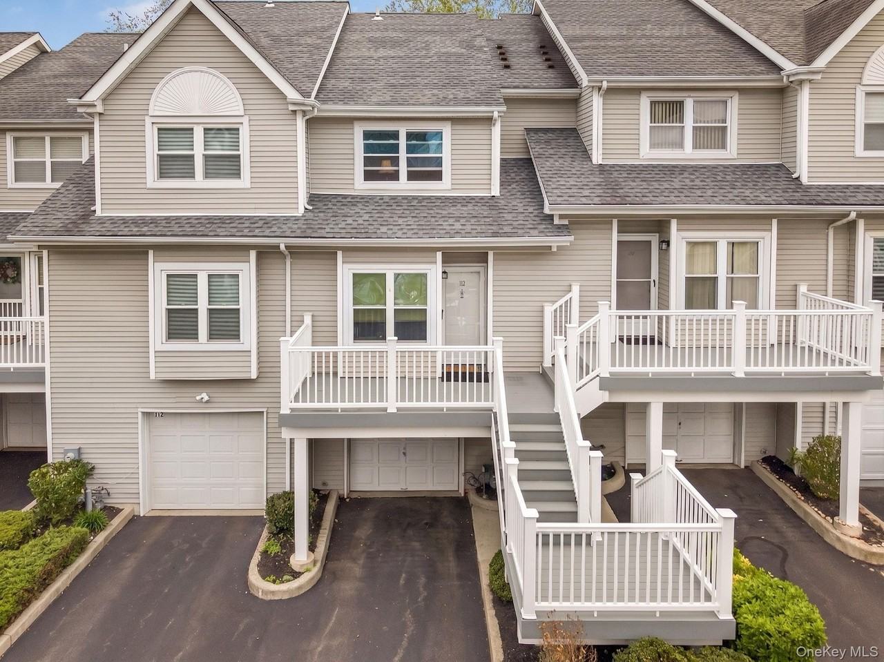 113 Leeward Ln - Photo 2 of 33