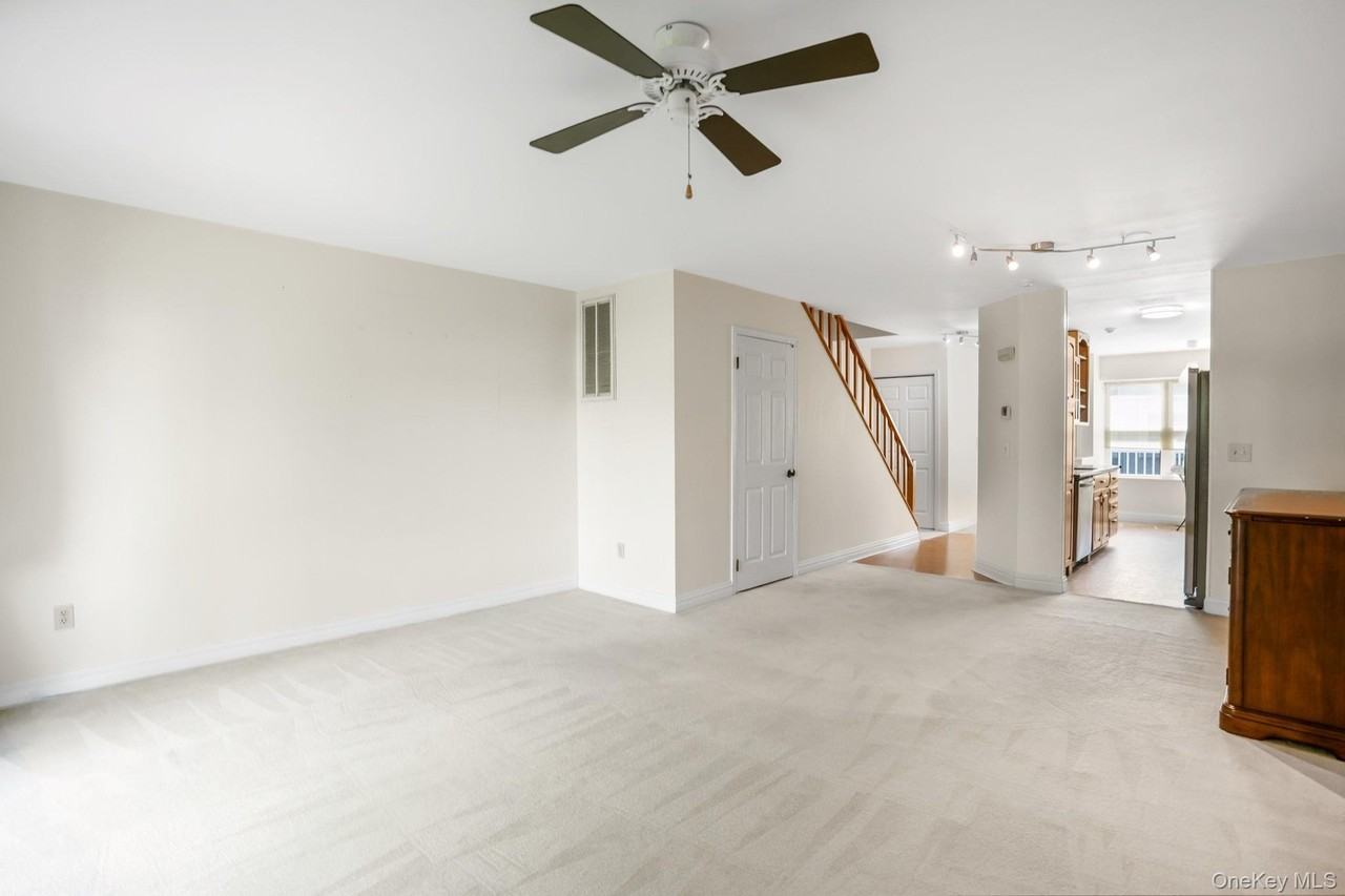 113 Leeward Ln - Photo 5 of 33