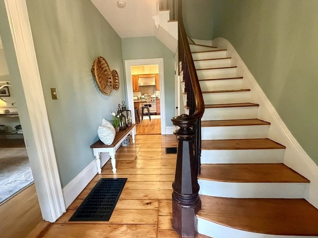 43 Walnut St - Photo 2 of 42