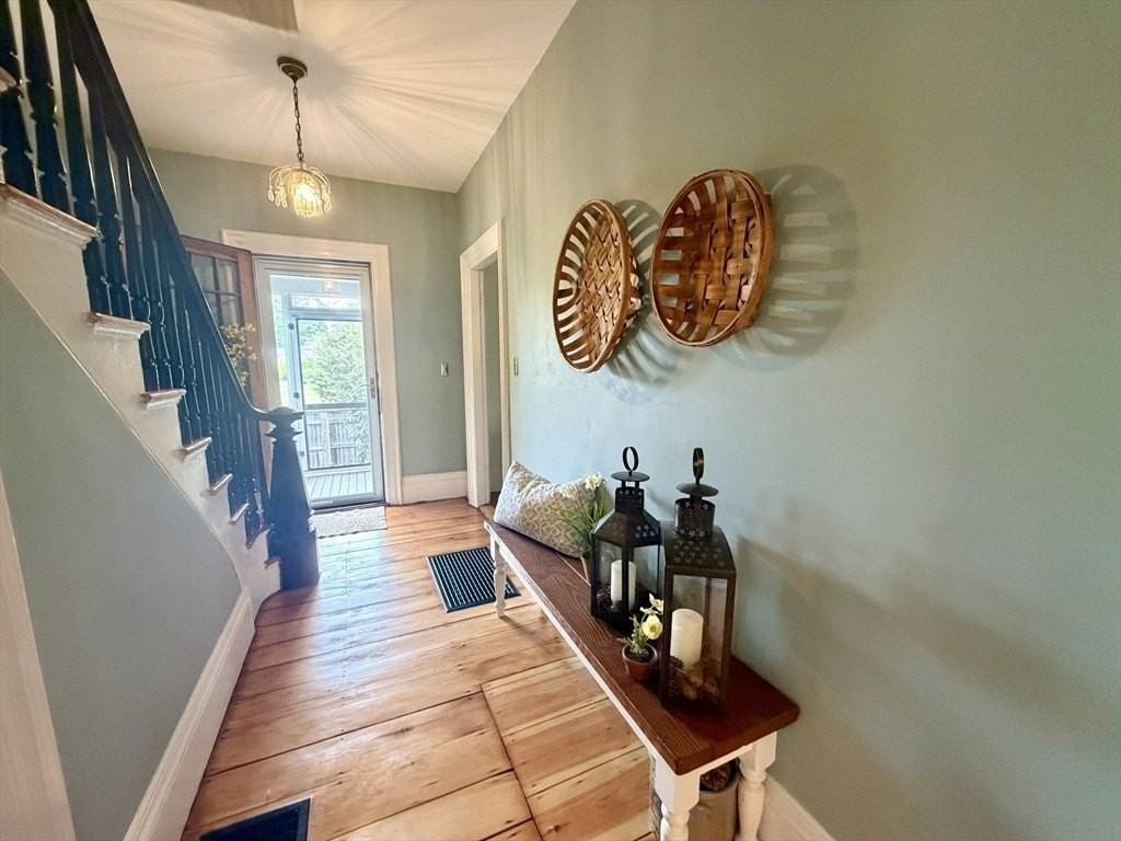 43 Walnut St - Photo 3 of 42