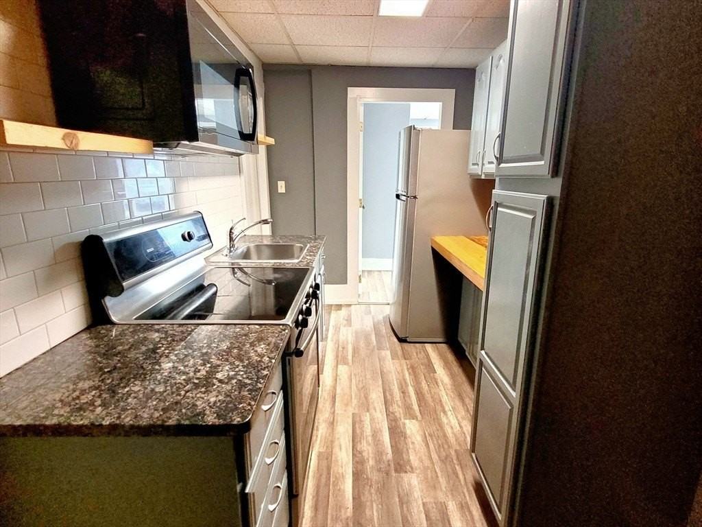24 Myrtle St #C - Photo 7 of 13
