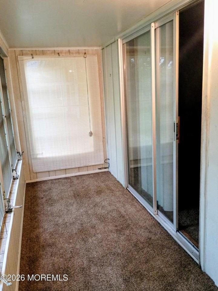 47L Cambridge Ct - Photo 5 of 6
