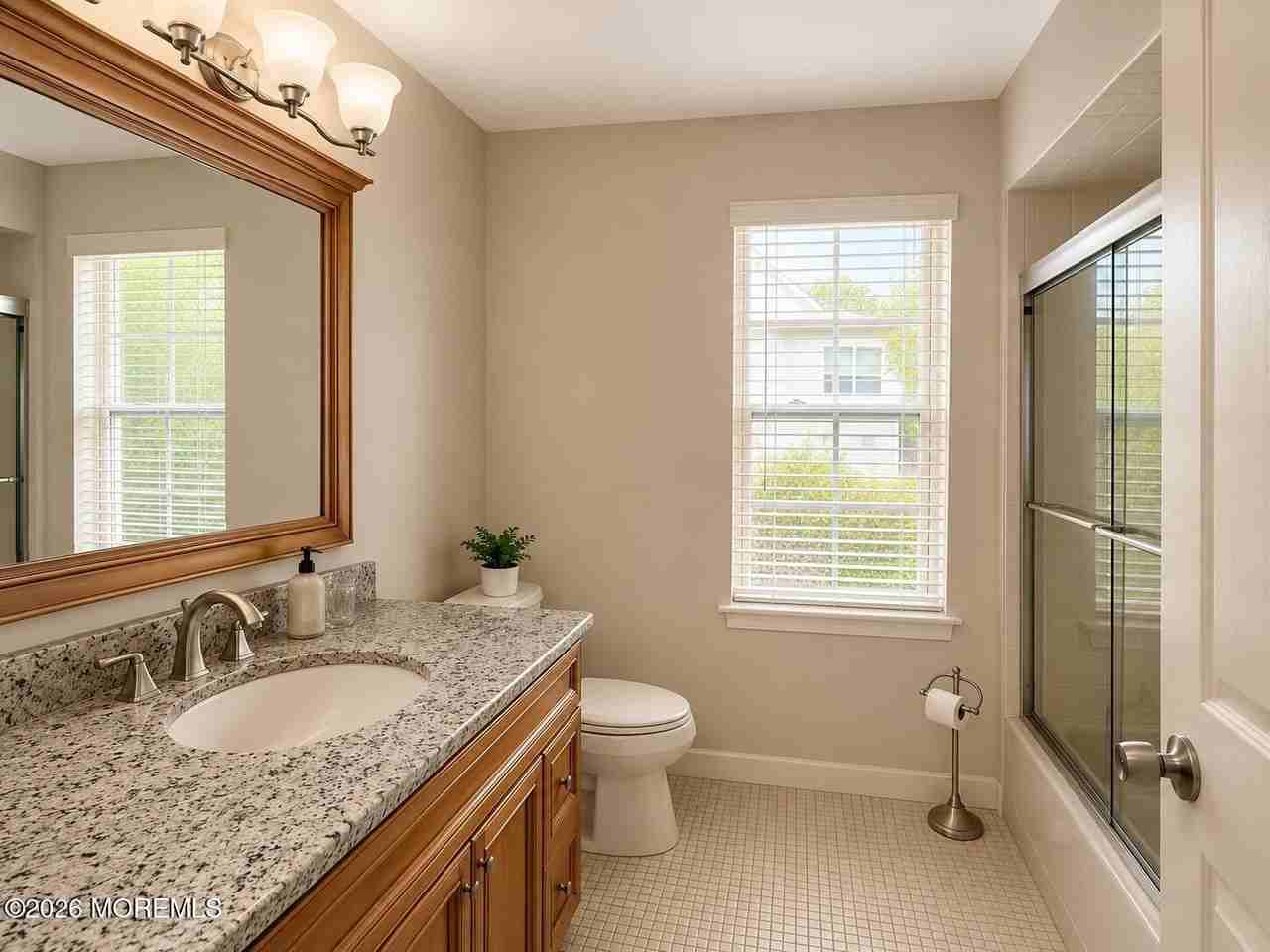 270 Tulip Ln - Photo 7 of 9