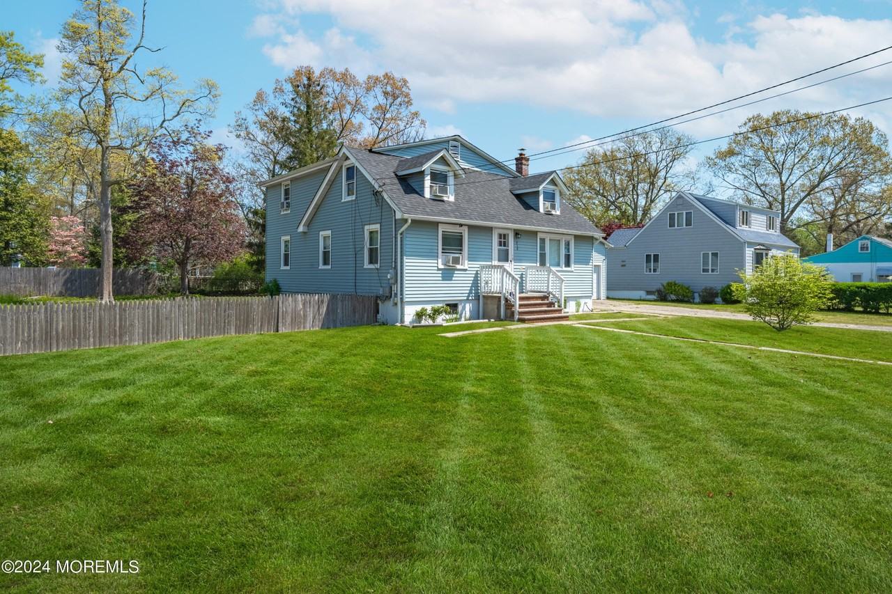 914 Radnor Ave - Photo 4 of 24