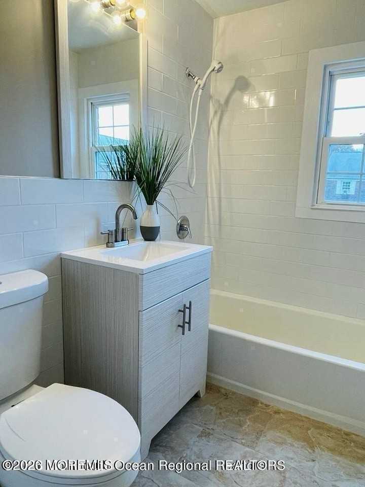 68 Stonehurst Blvd #H - Photo 3 of 14
