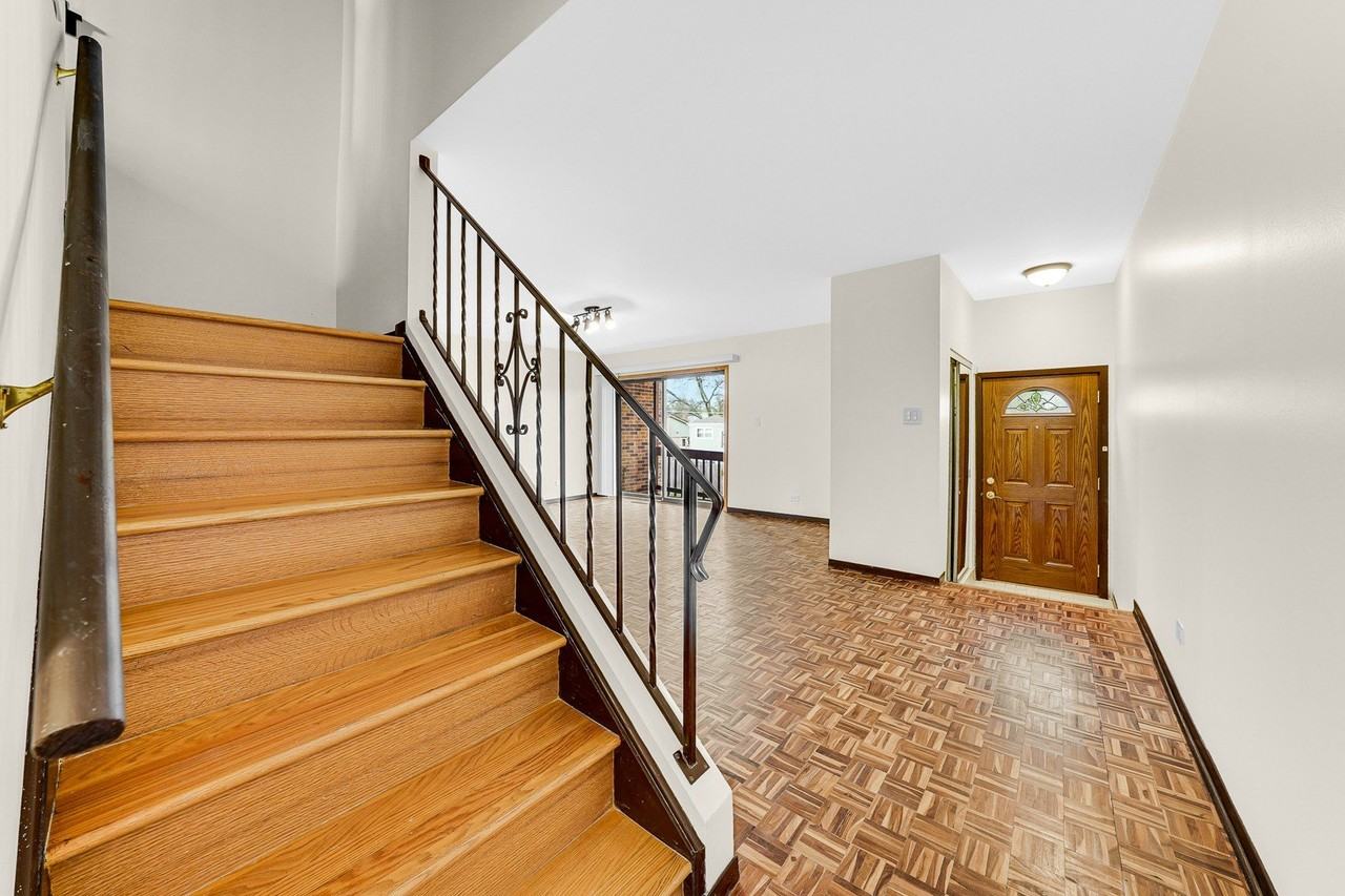 561 Greenwood Rd #A - Photo 2 of 20