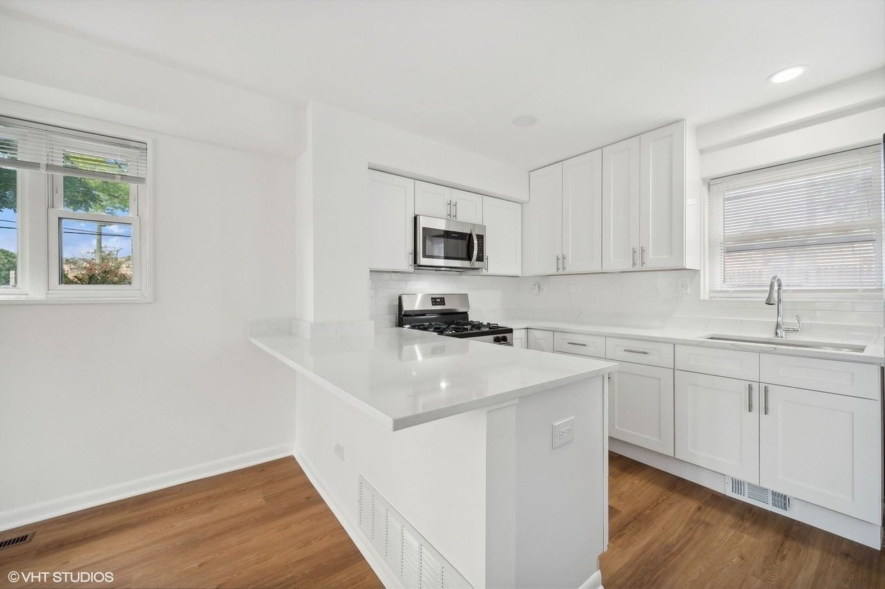 528 Poplar Dr #528 - Photo 5 of 17