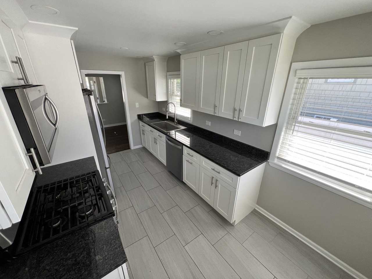 328 4th St - Photo 4 of 13