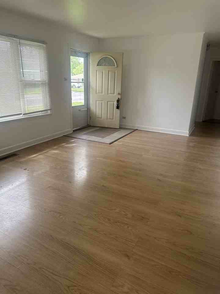 411 Huron St - Photo 6 of 18