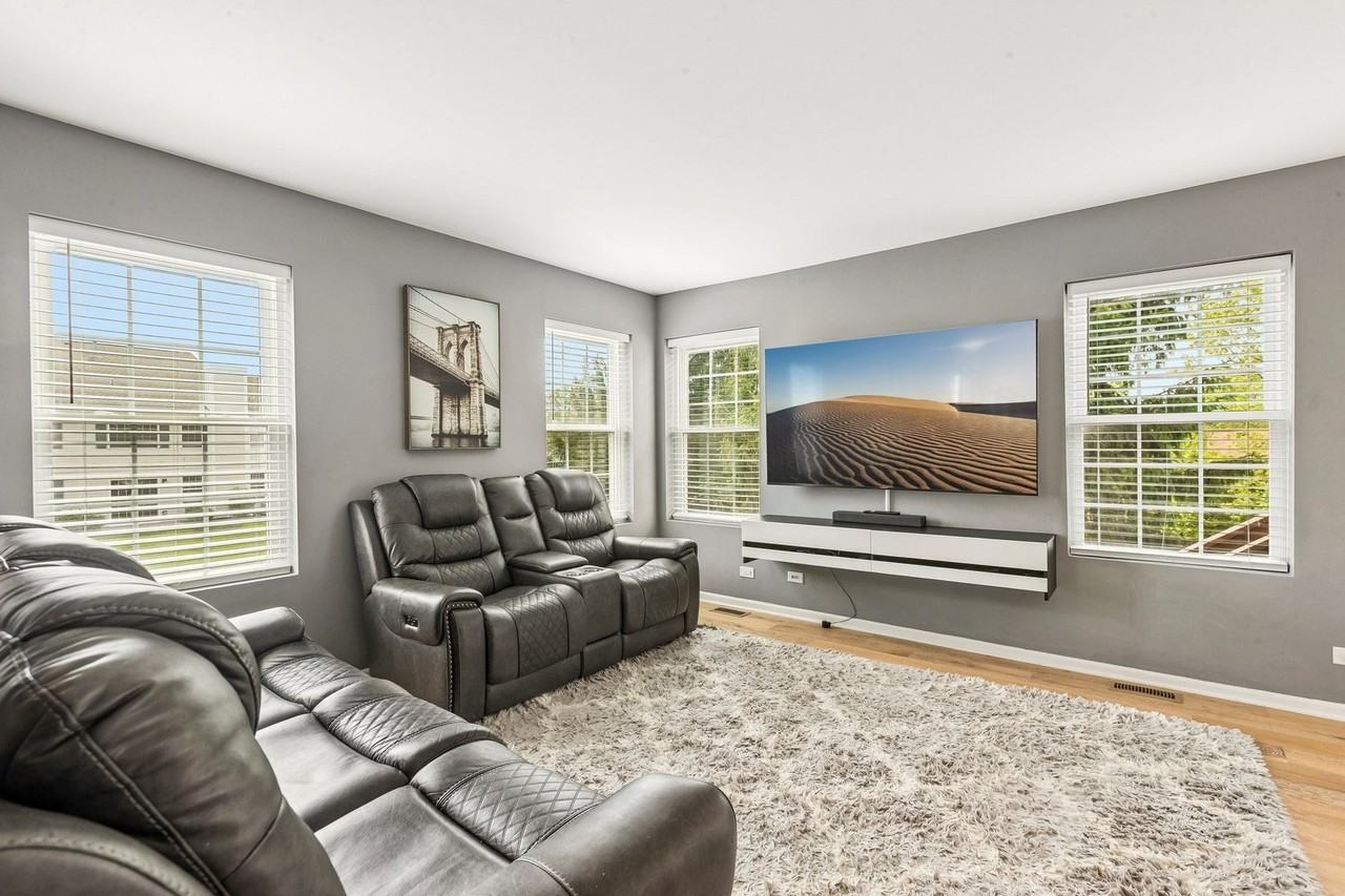 476 Windham Cove Dr - Photo 4 of 36