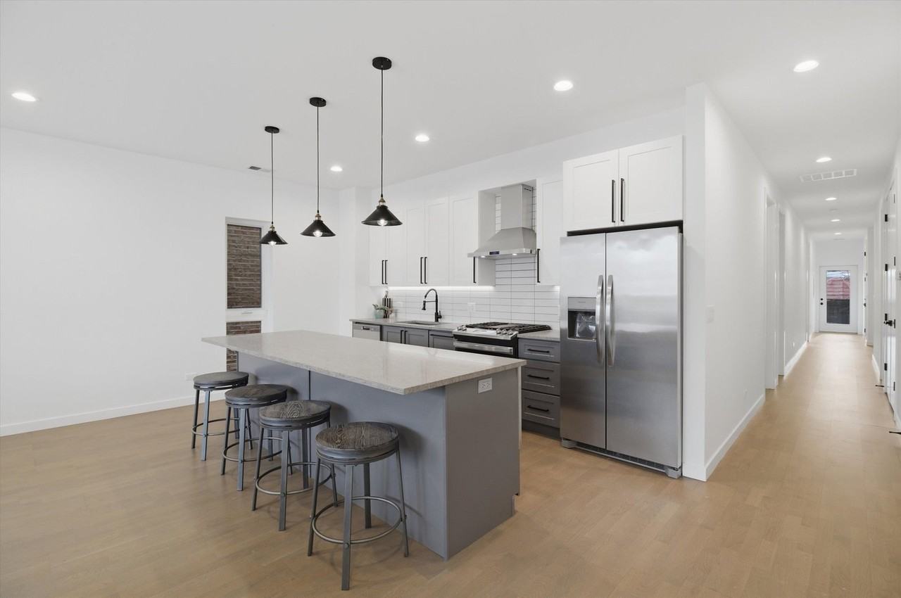 5824 N Lincoln Ave #1S - Photo 2 of 19