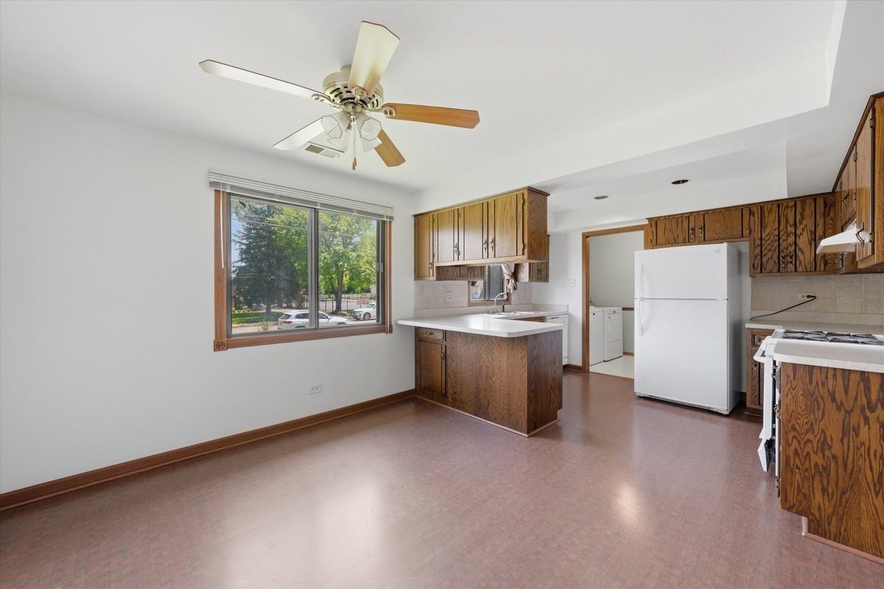 19444 Wolf Rd #4 - Photo 5 of 15