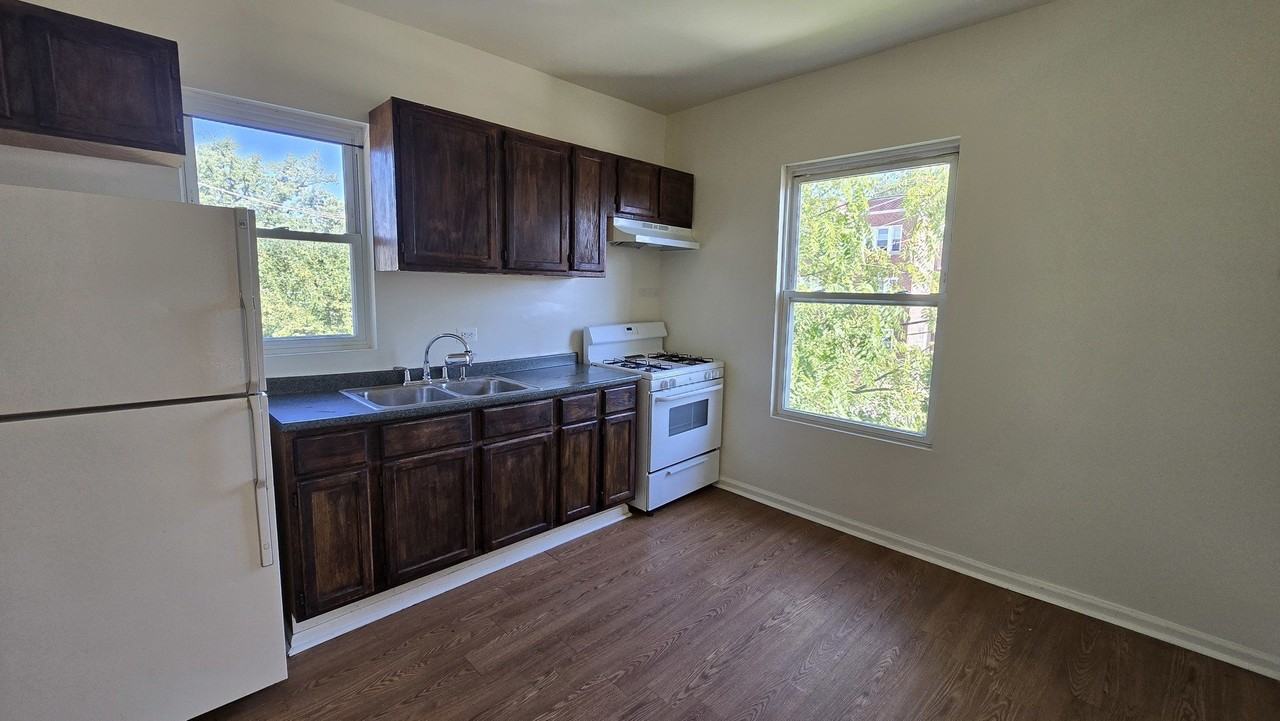 63 Hickory St #2 - Photo 5 of 9