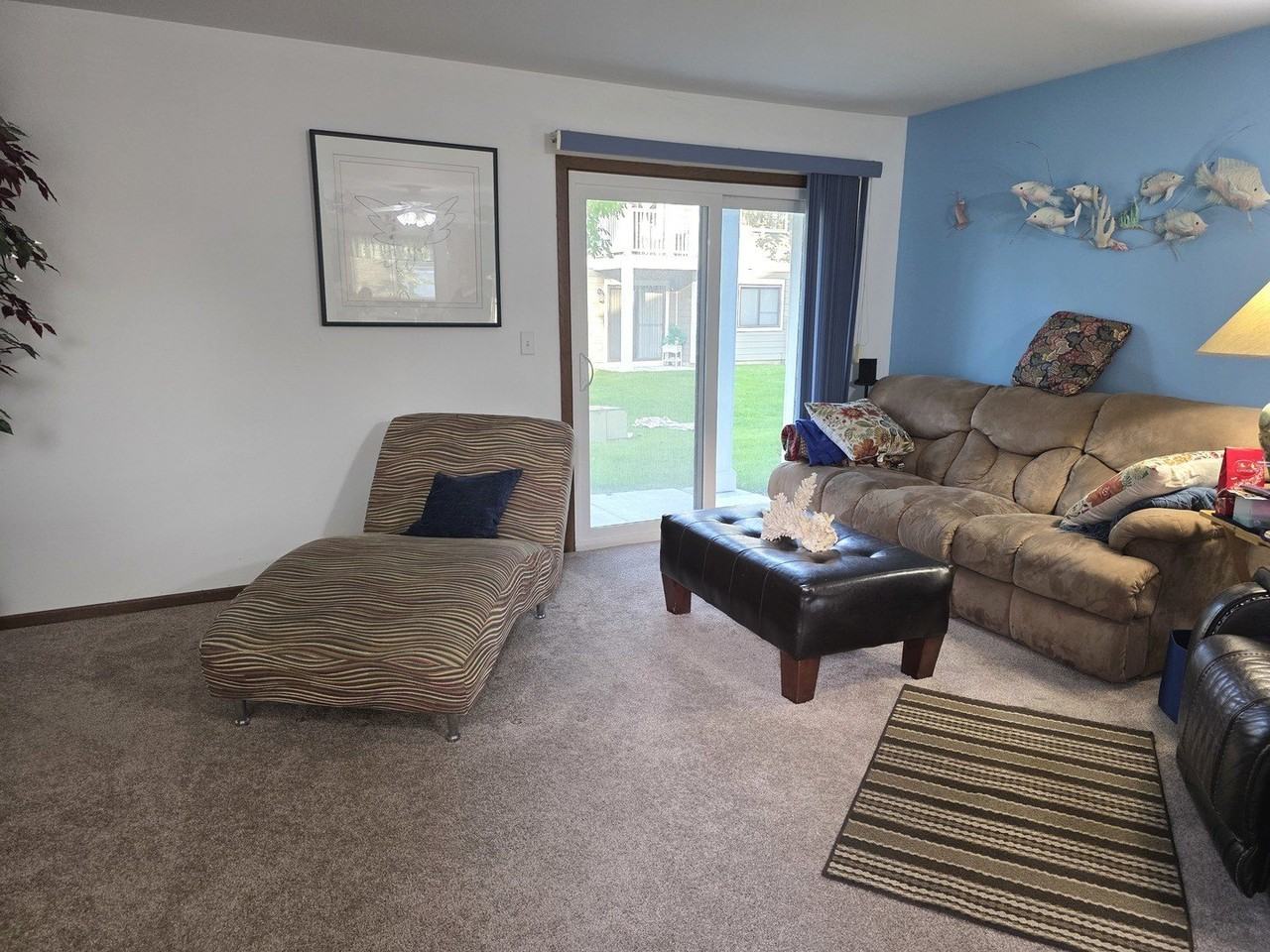 951 Glouchester Cir #0 - Photo 3 of 10