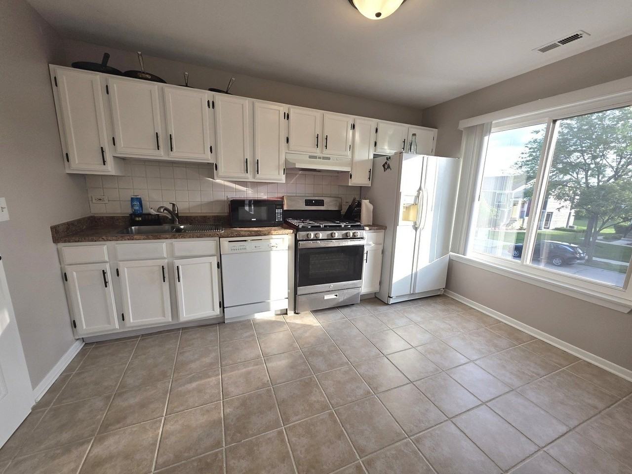 953 Brunswick Cir #0 - Photo 7 of 13