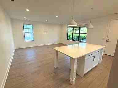 243 N West St #201 - Photo 5 of 19