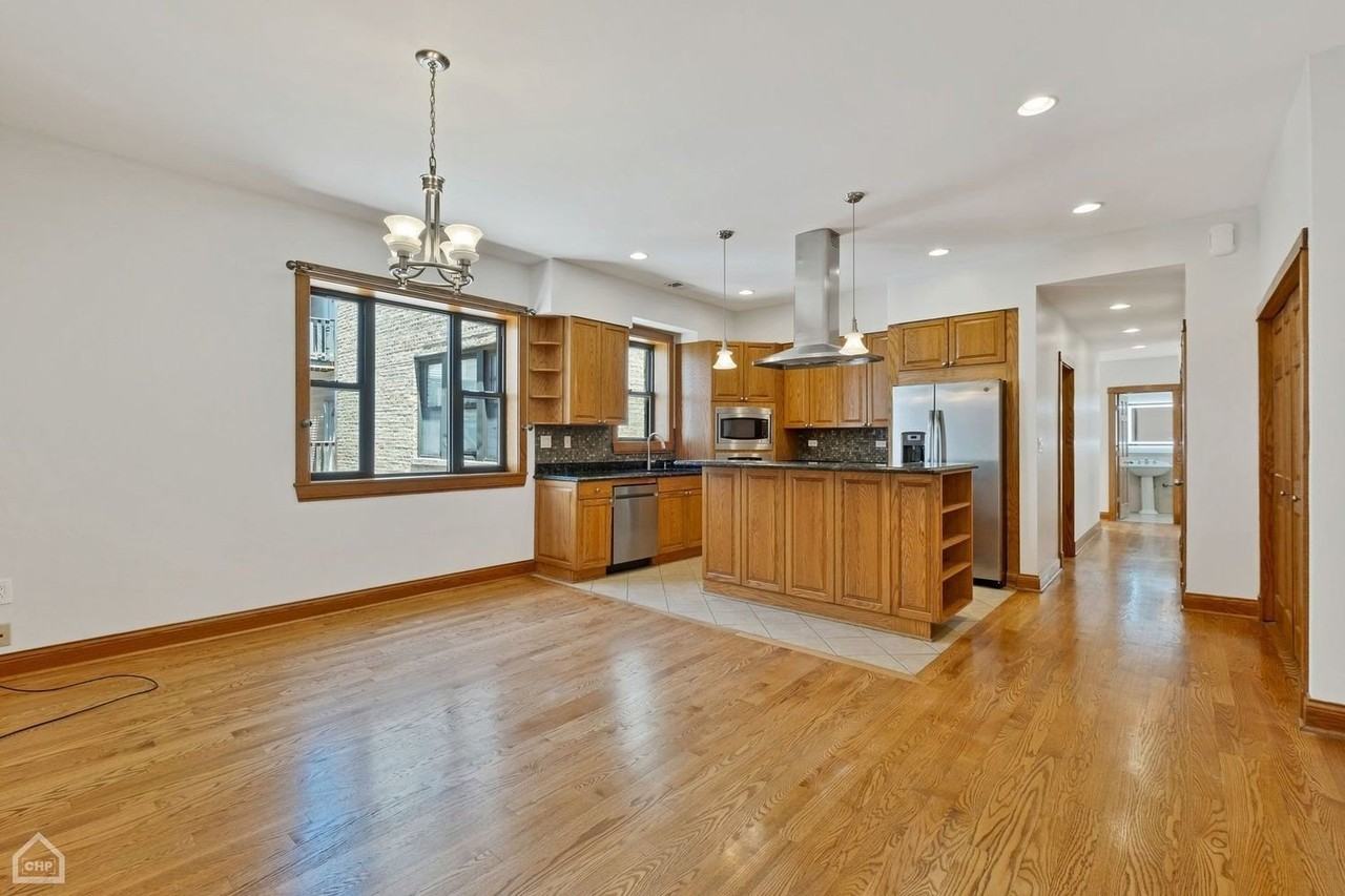 4544 N Western Ave #2 - Photo 7 of 36